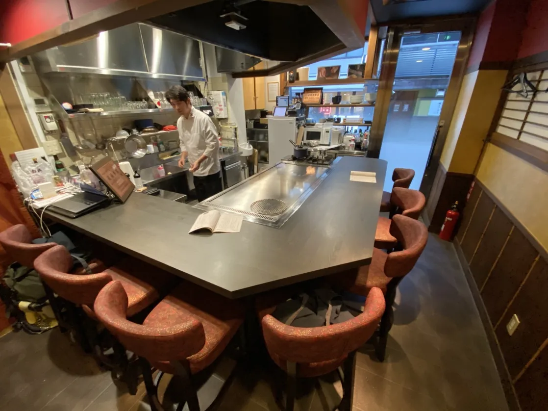 Daylight entering the dining room above the teppan counter